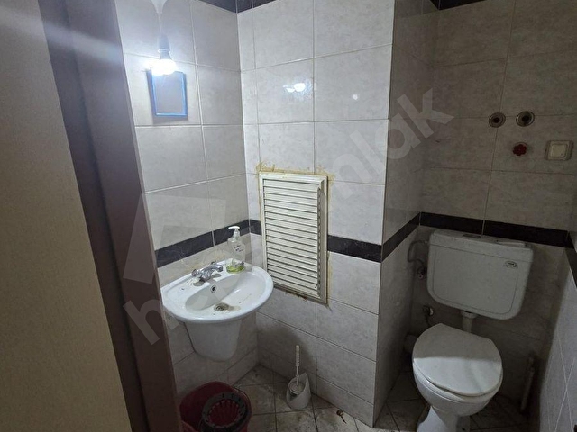 KİRALIK SEVGİYOLUNDA 50 M2 BALKONLU EŞYALI OFİS - Görsel 6
