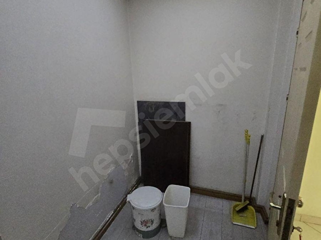 KİRALIK SEVGİYOLUNDA 50 M2 BALKONLU EŞYALI OFİS - Görsel 9