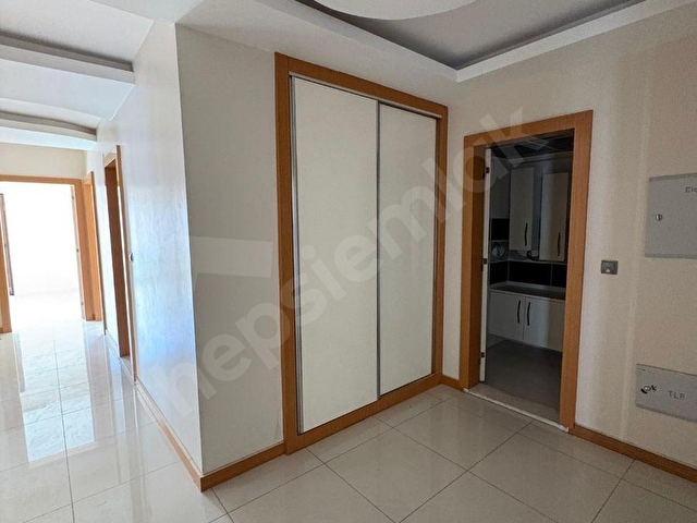 ŞEMİKLER DE 180m2 ARAKAT 3+1 GENİŞ DAİRE - Görsel 2