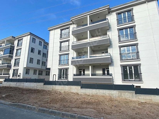 BABAESKİDE HÜKÜMET KONAĞI MEVKİİNDE SATILIK 3+1 155M2 DAİRE1 - Görsel 2