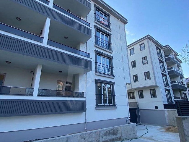 BABAESKİDE HÜKÜMET KONAĞI MEVKİİNDE SATILIK 3+1 155M2 DAİRE1 - Görsel 4