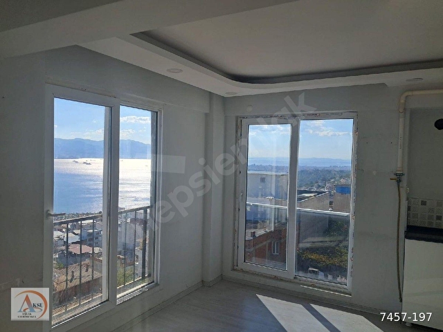 Bayraklı Cengizhan Mahallesinde Deniz Manzaralı 2+1 90 m2 Satılık Daire