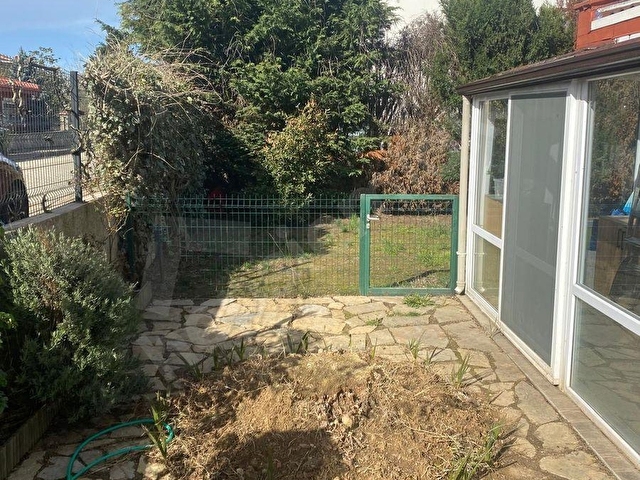 SARIYER USKUMRUKÖY ARIKÖY SİTESİNDE 7+1 SATILIK TEMİZ VİLLA - Görsel 17