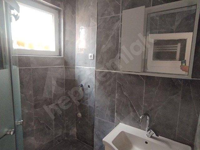 MAHMUT ESAT BOZKURT CADDESİNDE 1.KATTA 3+1 FULL YAPILI SATILIK FIRSAT DAİRE  ! - Görsel 12