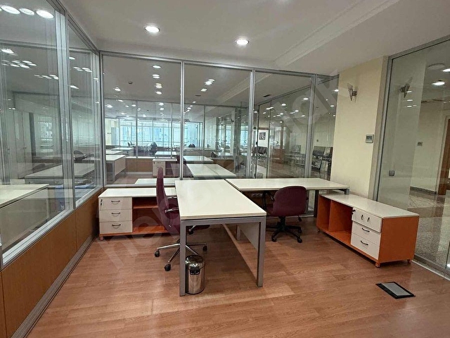 MERTERDE TEKSTİLİN KALBİNDE 640M2 HAZIR MOBİLYALI OFİS KATI - Görsel 15