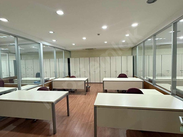 MERTERDE TEKSTİLİN KALBİNDE 640M2 HAZIR MOBİLYALI OFİS KATI - Görsel 10