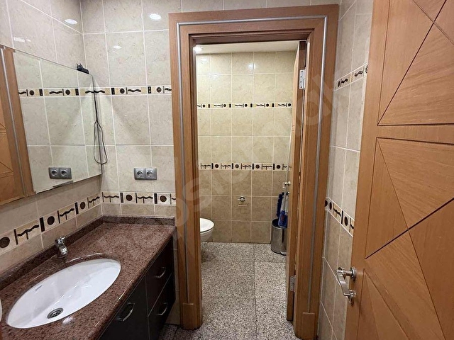 MERTERDE TEKSTİLİN KALBİNDE 640M2 HAZIR MOBİLYALI OFİS KATI - Görsel 23