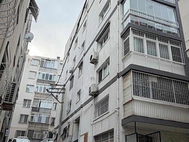 GÖZTEPEDE YENİ TADİLATLI İÇ MİMAR DOKUNUŞLU 3+1 SATILIK DAİRE - Görsel 2
