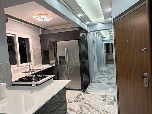 GÖZTEPEDE YENİ TADİLATLI İÇ MİMAR DOKUNUŞLU 3+1 SATILIK DAİRE - Görsel 3