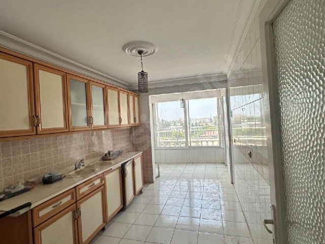Pınarbaşı caddesi netaş apt ara kat satılık lüks daire