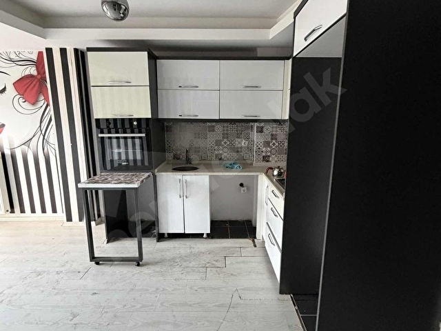 TRAMVAY YOLUNA CEPHE SAHİLE YÜRÜME MESAFESİNDE KİRALIK 2+1 DAİRE - Görsel 7