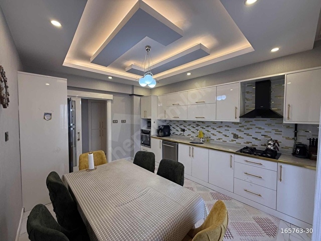 KARATAŞ MERKEZİ LOKASYON DA RÜYA SİTESİN DE SATILIK DAİRE - Görsel 3
