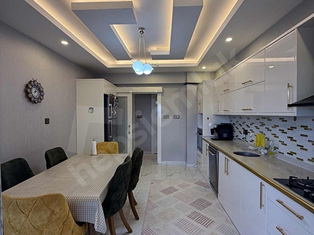 KARATAŞ MERKEZİ LOKASYON DA RÜYA SİTESİN DE SATILIK DAİRE - Görsel 5