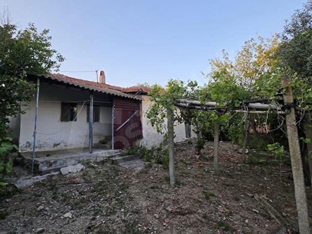 ÇANAKKALE KUMKALEDE SATILIK AVLULU KERPİÇ EVLİ 1500 M2 ARSA - Görsel 6