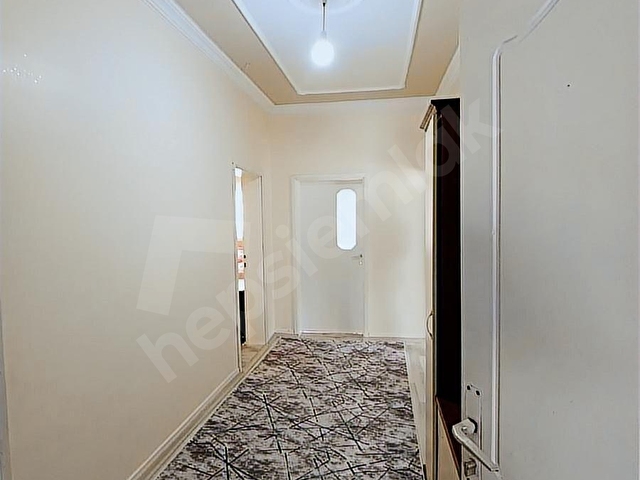 KÖŞE PARSEL ÜZERİNDE SATILIK MÜSTAKİL BAKIMLI EV