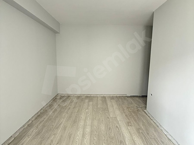 SULTANBEYLİ MERKEZİN EN GÜZEL KONUMUNDA 2+1 SATILIK DAİRE - Görsel 6