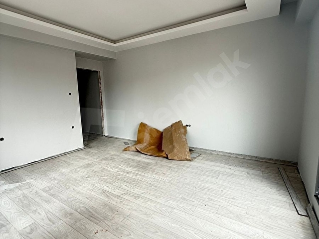 SULTANBEYLİ MERKEZİN EN GÜZEL KONUMUNDA 2+1 SATILIK DAİRE - Görsel 3