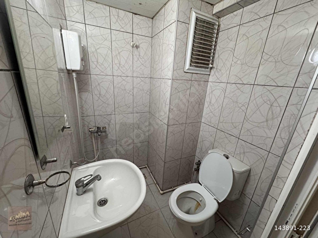 YENİKÖY DE KİRALIK 1+1 EŞYASIZ BODRUM KAT DAİRE - Görsel 2