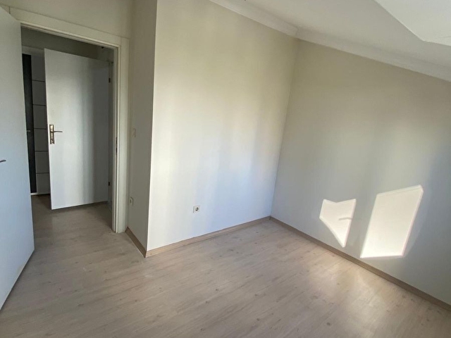 Bomontide 3+1 Teraslı Asansörlü Yeni Bina 140M2