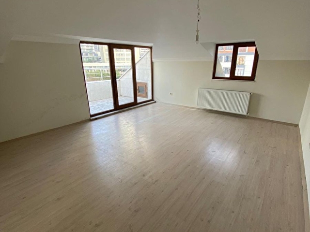 Bomontide 3+1 Teraslı Asansörlü Yeni Bina 140M2