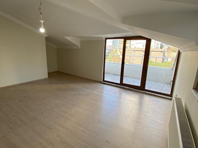 Bomontide 3+1 Teraslı Asansörlü Yeni Bina 140M2