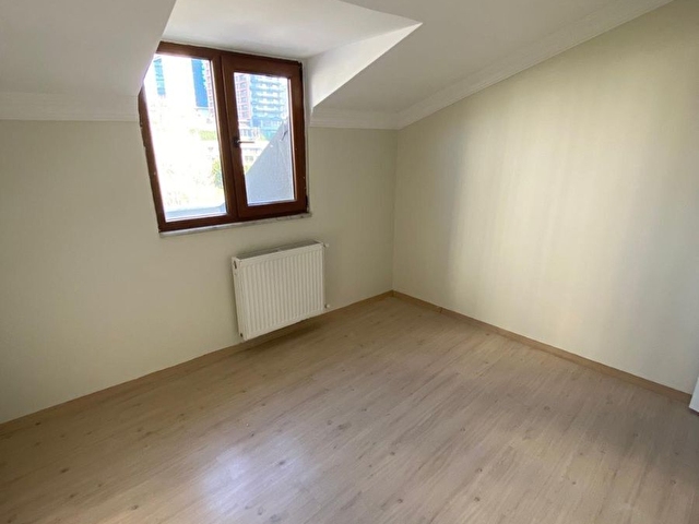 Bomontide 3+1 Teraslı Asansörlü Yeni Bina 140M2