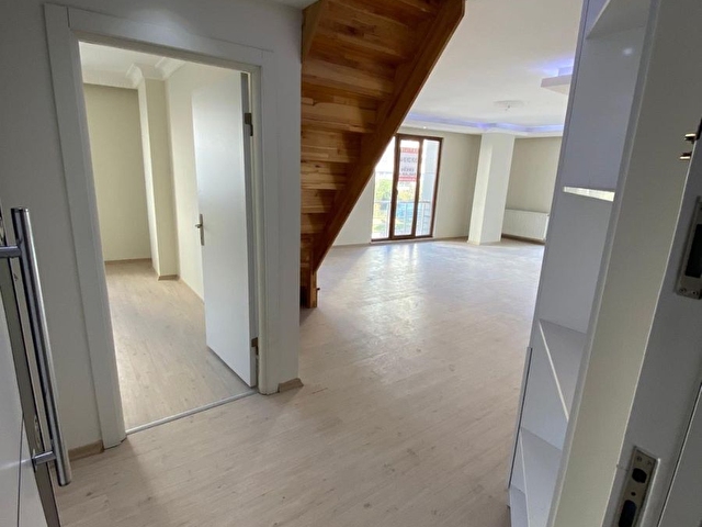 Bomontide 3+1 Teraslı Asansörlü Yeni Bina 140M2
