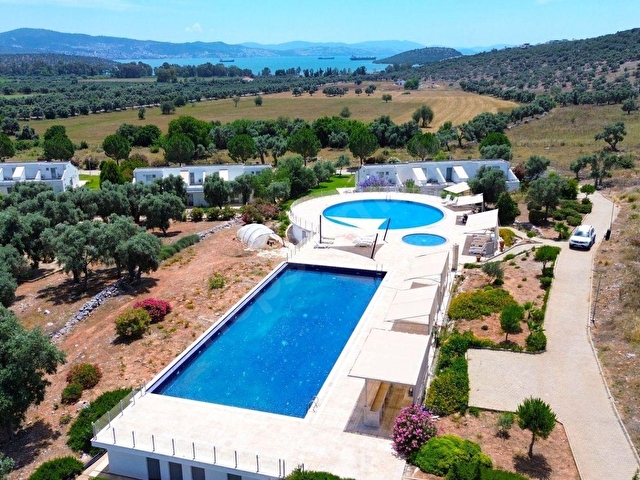 Kıyıkışlacıkta Havuzlu Özel Sitede Satılık 2+1 Dubleks Villa