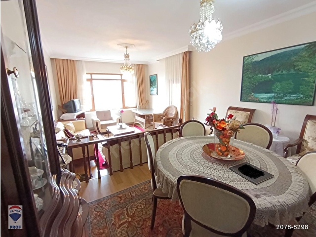 RE/MAX PROF METİN AVCIDAN KARAMÜRSELDE 4+1 SATILIK TRİPLEX VİLLA - Görsel 4