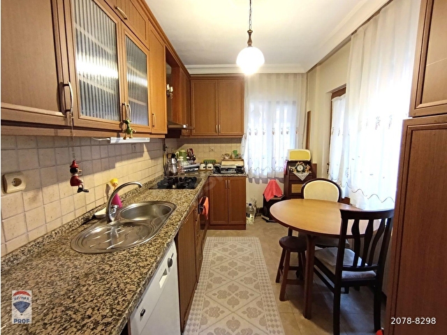 RE/MAX PROF METİN AVCIDAN KARAMÜRSELDE 4+1 SATILIK TRİPLEX VİLLA - Görsel 10