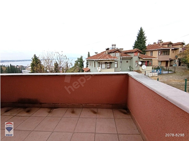 RE/MAX PROF METİN AVCIDAN KARAMÜRSELDE 4+1 SATILIK TRİPLEX VİLLA - Görsel 29