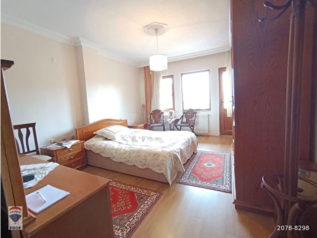 RE/MAX PROF METİN AVCIDAN KARAMÜRSELDE 4+1 SATILIK TRİPLEX VİLLA - Görsel 22