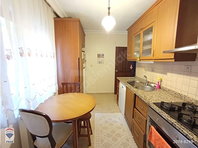 RE/MAX PROF METİN AVCIDAN KARAMÜRSELDE 4+1 SATILIK TRİPLEX VİLLA - Görsel 13