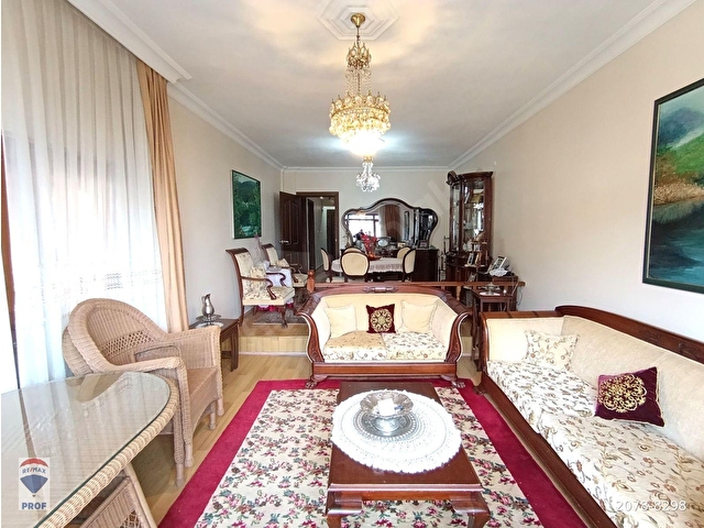 RE/MAX PROF METİN AVCIDAN KARAMÜRSELDE 4+1 SATILIK TRİPLEX VİLLA - Görsel 5