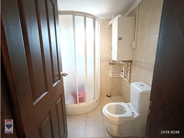 RE/MAX PROF METİN AVCIDAN KARAMÜRSELDE 4+1 SATILIK TRİPLEX VİLLA - Görsel 17