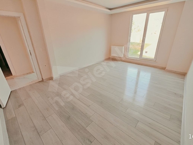 OSMAN YILMAZDA E5 YANI SIFIR SATILIK 3+1 BAHÇE TERASLI