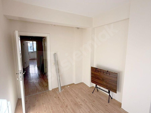 ECZACILIK KAPISINA YAKIN SATILIK 1+1 DAİRE ÇİFTCEPHE AYRI MUTFAK - Görsel 7