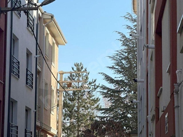 ECZACILIK KAPISINA YAKIN SATILIK 1+1 DAİRE ÇİFTCEPHE AYRI MUTFAK