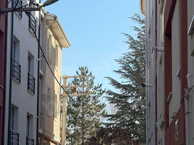 ECZACILIK KAPISINA YAKIN SATILIK 1+1 DAİRE ÇİFTCEPHE AYRI MUTFAK - Görsel 2