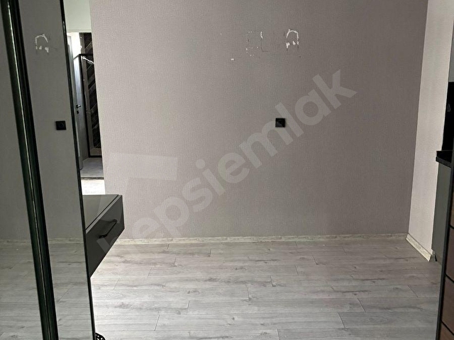 MEZİTLİ KAYMAKAMLIK KARŞISINDA 2+1 KİRALIK OFİS - Görsel 3