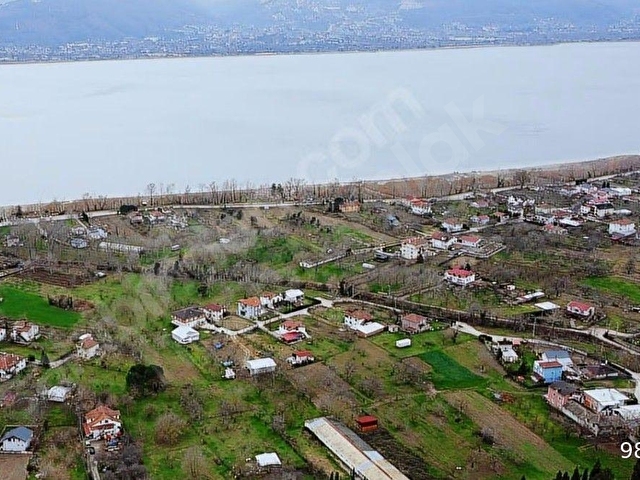 KARTEPE EŞMEDE GÖL MANZARALI 800 M2 KAPALI ALANLI SATILIK ARAZİ - Görsel 18