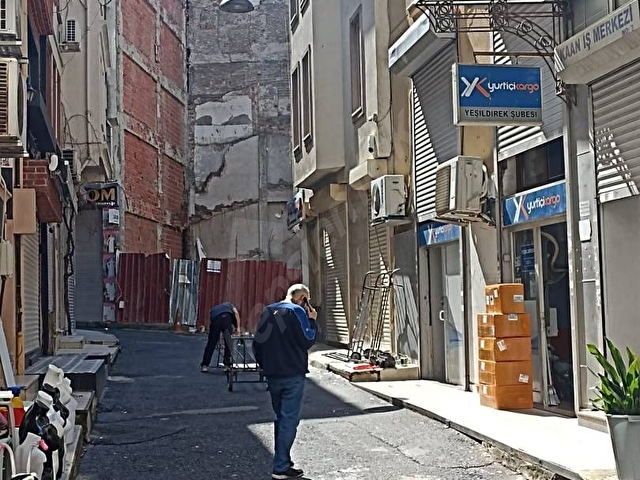EMİNÖNÜ SULTANHAMAM ÇARŞI MERKEZİNDE SATILIK DÜKKAN,OFİS,BÜRO - Görsel 7