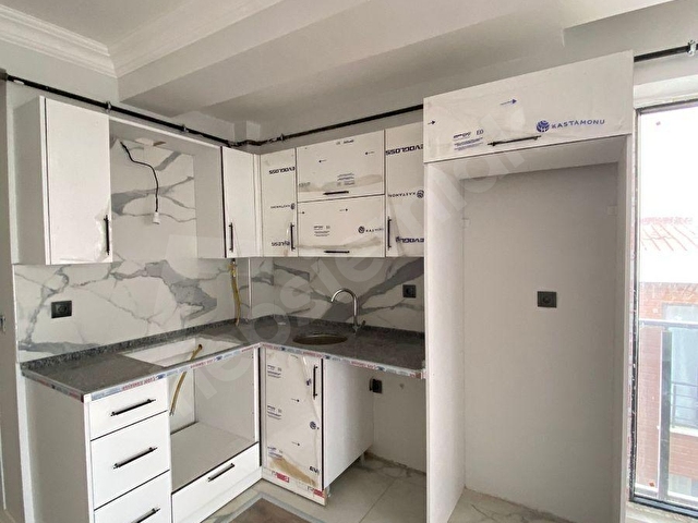 ATAKUM YENİMAHALLE DE LÜKS EŞYASIZ 1+1 DAİRE - Görsel 8