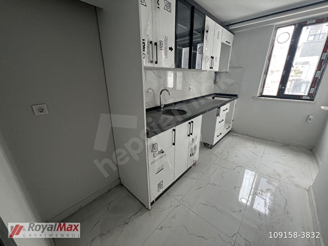 ROYALMAXDAN FIRSAT SİTEDE METRO TRAMWAY YAKINI 2+1 85M² DAİRE - Görsel 11