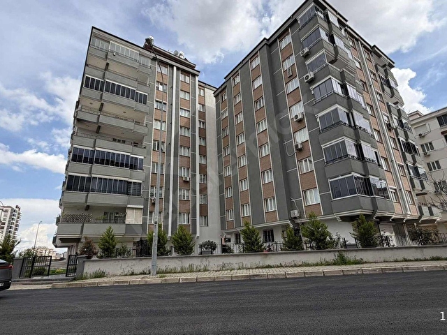 KORKMAZLAR GYODAN BATIKENTTE ULTRA GENİŞ 4+1 DAİRE