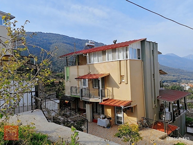 KUŞADASI GÜZELÇAMLIDA 181 M2 SATILIK 5+2 TRİPLEKS VİLLA