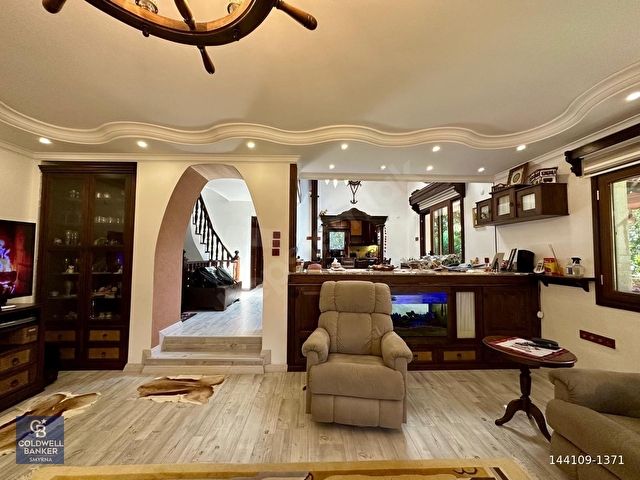 Narlıdere Limanreisde Muhteşem Rustik Mobilyalı Eşyalı villa - Görsel 9