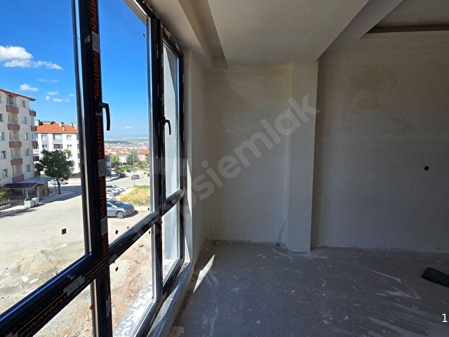 Şehir Manzaralı Güney-Kuzey-Batı 3 Cepheli Ara Kat Sıfır Daire - Görsel 9