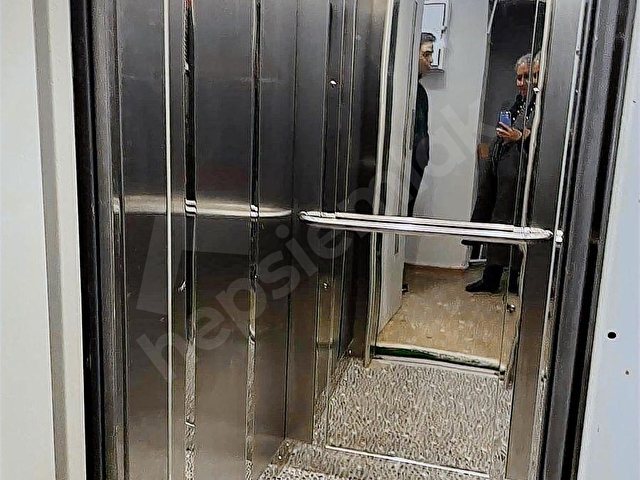 Deniz manzaralı Türk Koleji sokağında - Görsel 7