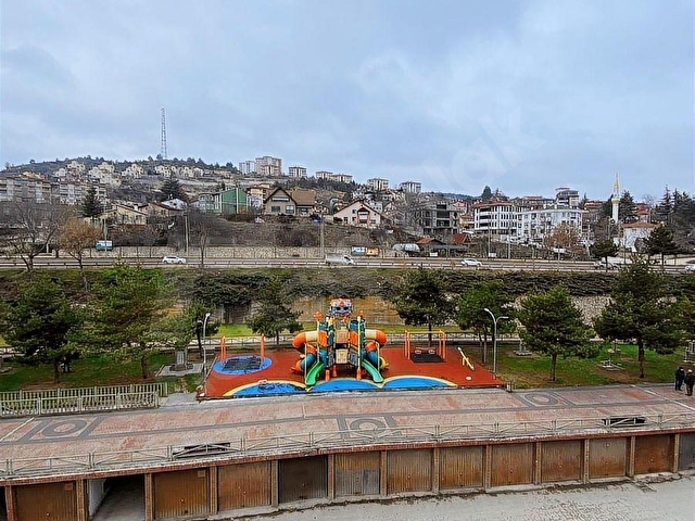 BİZİM EMLAKTAN SALI PAZARI YÜRÜYÜŞ YOLUNDA BAKIMLI 3+1 DAİRE - Görsel 4